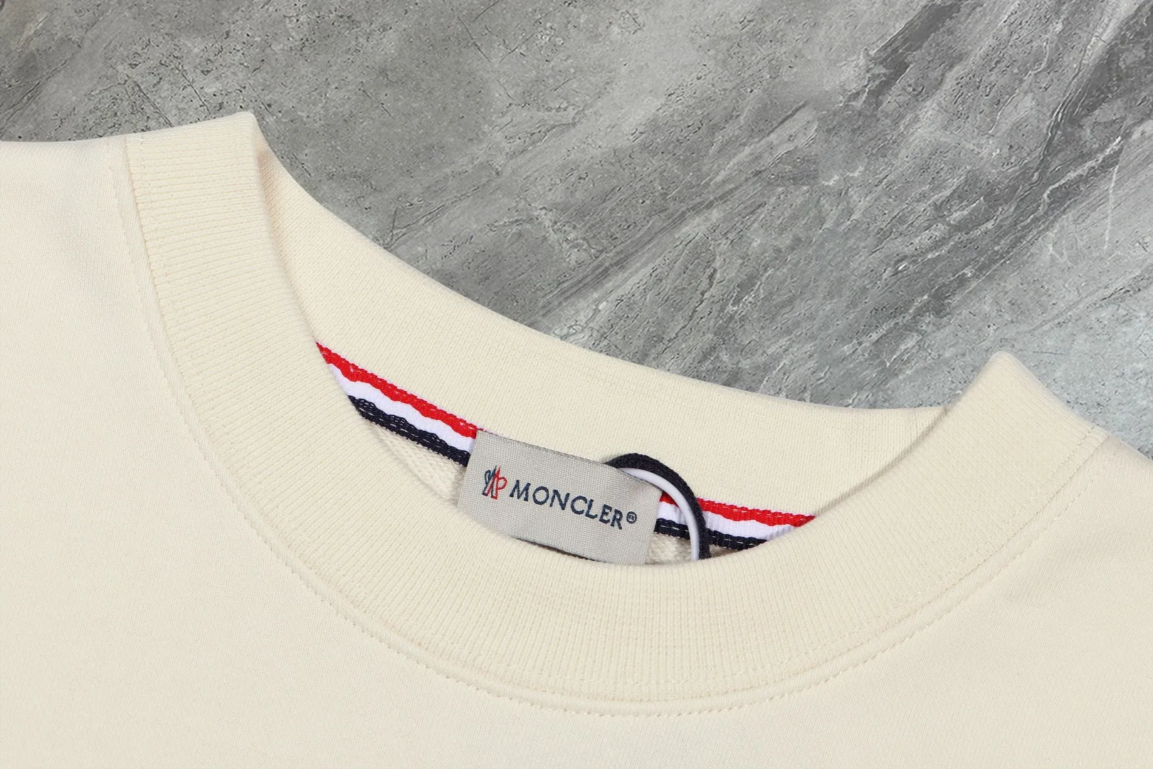 〖 𝐌𝐎𝐍𝐂𝐋𝐄𝐑~ 〗 440g ， 😎 ， ， Factory 2025 T ， ， Premium LOGO， Same Style ：Black White Size：S M L XL 2XL